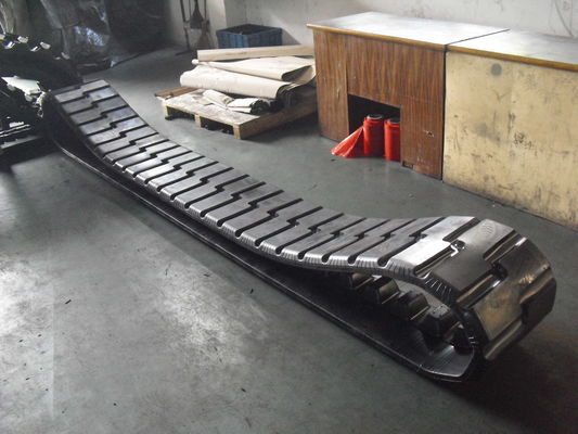 470x152.4x56 Modello liscio o inciso PF6110 Tracce di gomma Asfalto Paver parti con 52 collegamenti
