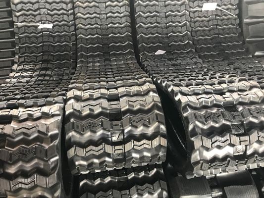 320x86x55/400x86x55/450x86x55 Pattern a zigzag Skid Steer Caricatore Traccia in gomma